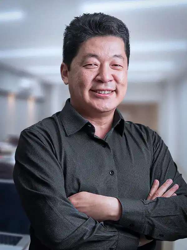 Dalton Suzuki, fundador do IPPO, um dos grandes nomes da implantodontia no Brasil e coordenador dos cursos de implantodontia da instituição