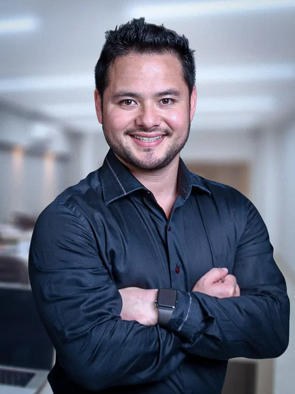 Julio Sawada, no IPPO desde 2014, ministrando o curso de imersão de cirurgia plástica periodontal e peri-implantar com Dalton Suzuki