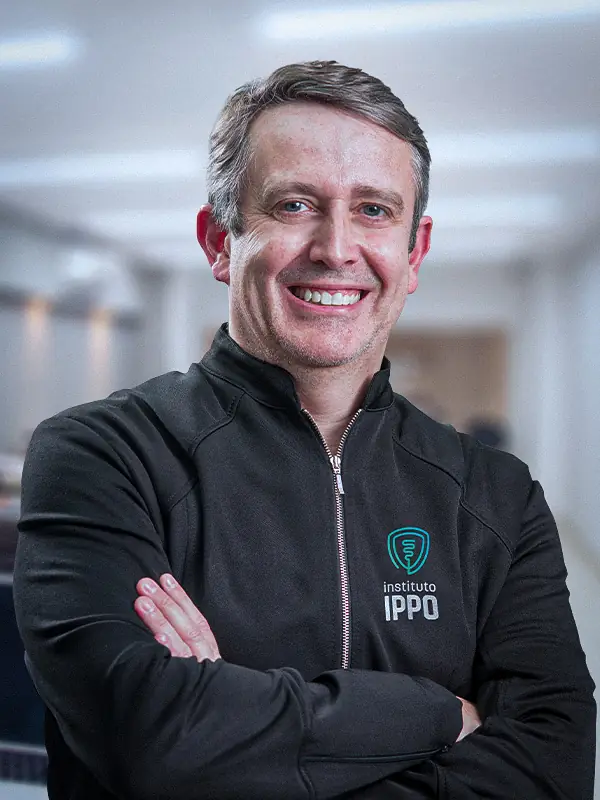 Rogério Tavares, fundador do IPPO, professor do curso de especialização em implantodontia e mentorias